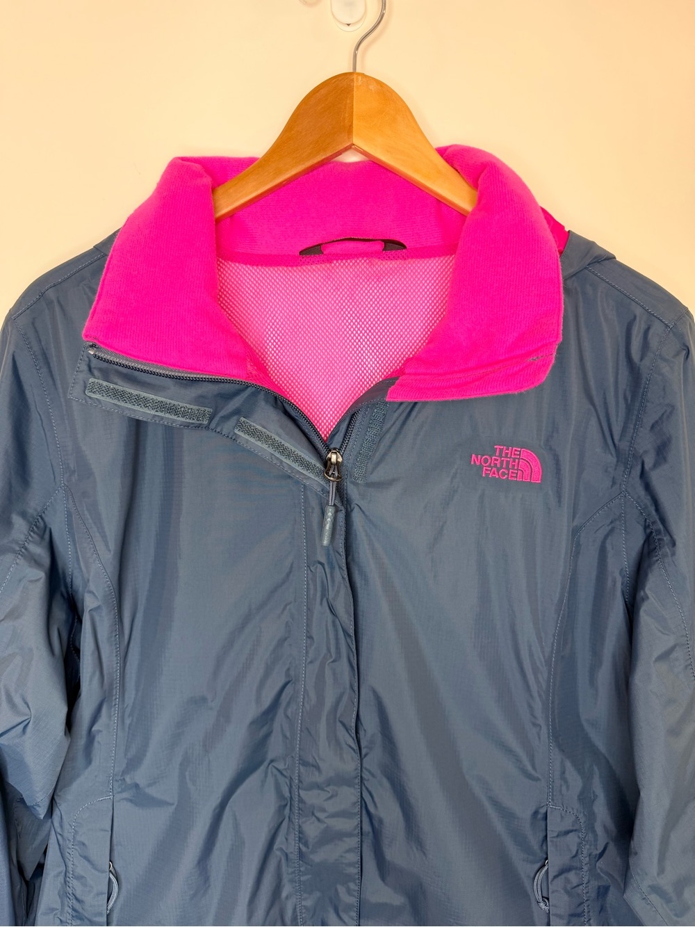 The North Face DryVent Jacket Womens XL Gray Pink Hooded Waterproof Windbreaker - Picture 2 of 7